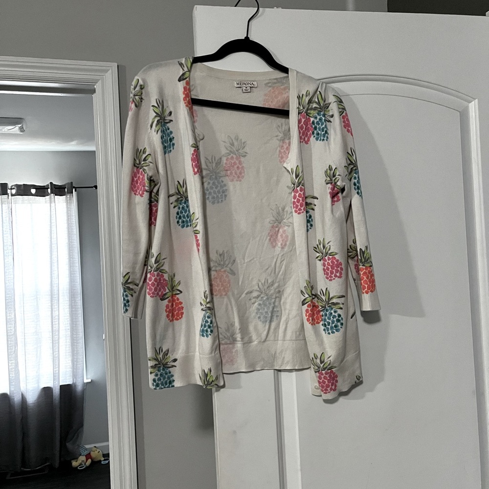 Pineapple sweater,